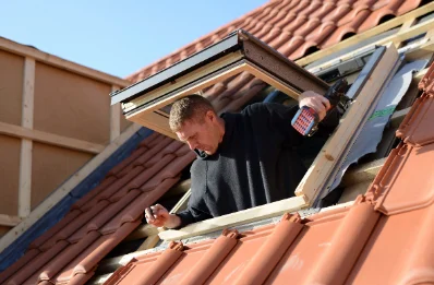 Pose de fenêtres de toit Velux à Boissière-École